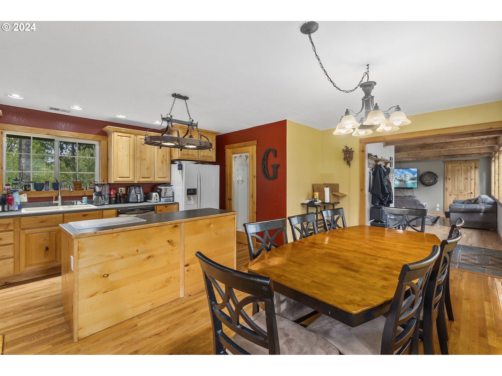 592 Nevil Road Winlock, WA 98596 - Photo 8 of 40 a room with dining table and chairs
