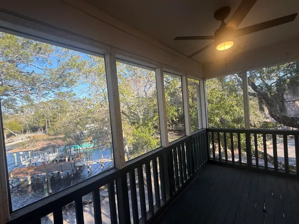 $1,995 | 300 Yacht Club Drive, Unit 18, Niceville, FL 32578