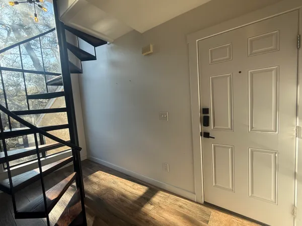 $1,995 | 300 Yacht Club Drive, Unit 18, Niceville, FL 32578