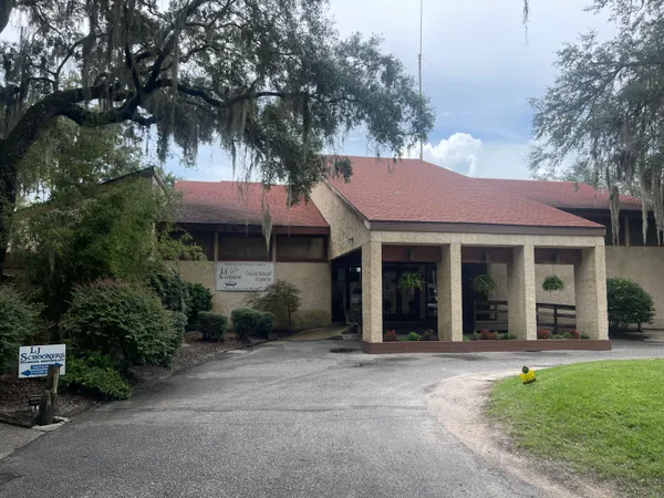 $1,995 | 300 Yacht Club Drive, Unit 18, Niceville, FL 32578