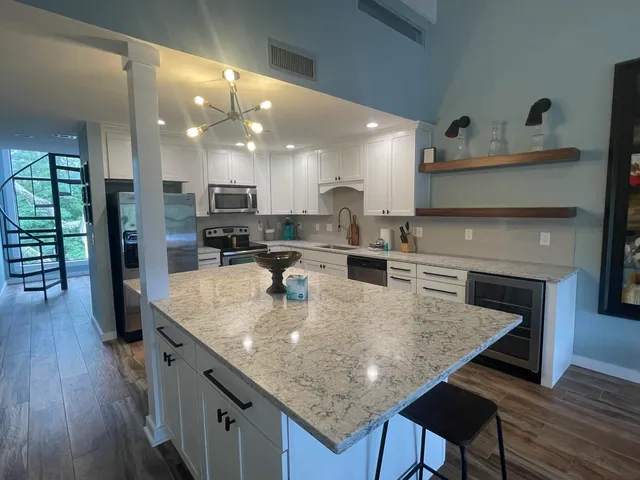 $2,400 | 300 Yacht Club Drive, Unit 18, Niceville, FL 32578