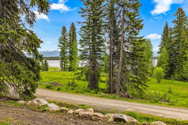 $399,900 | 2267 Franks Road, Donnelly, ID 83615