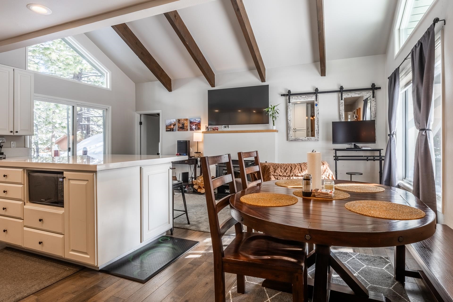 69 Hidden Valley Road Mammoth Lakes, CA 93546 - Photo 5 of 41 Gallery Image 5