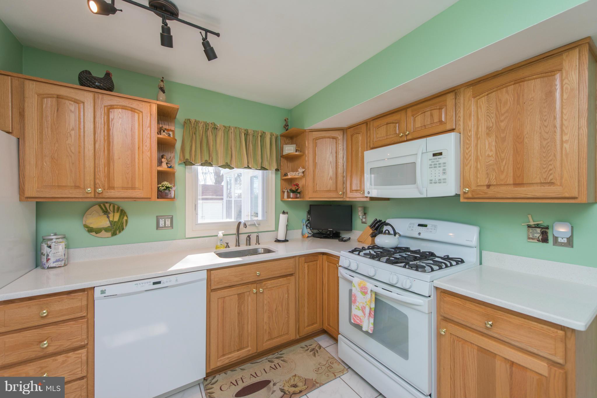 4915 Ridgeview Lane Bowie, MD 20715 - Photo 9 of 30 Kitchen