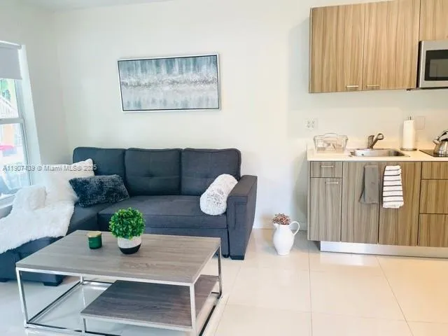 $2,300 | 1419 West Avenue, Unit 106, Miami Beach, FL 33139