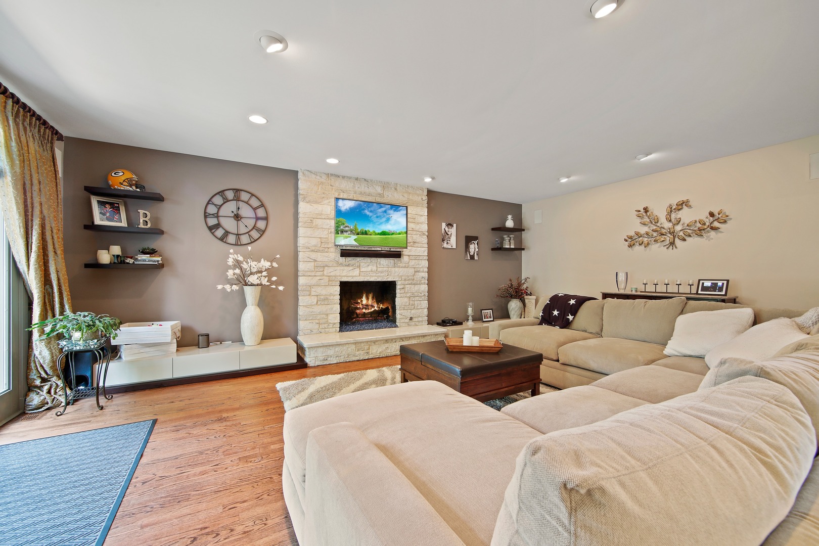 3140 Keystone Road Northbrook, IL 60062 - Photo 9 of 21 a living room with furniture and a fireplace