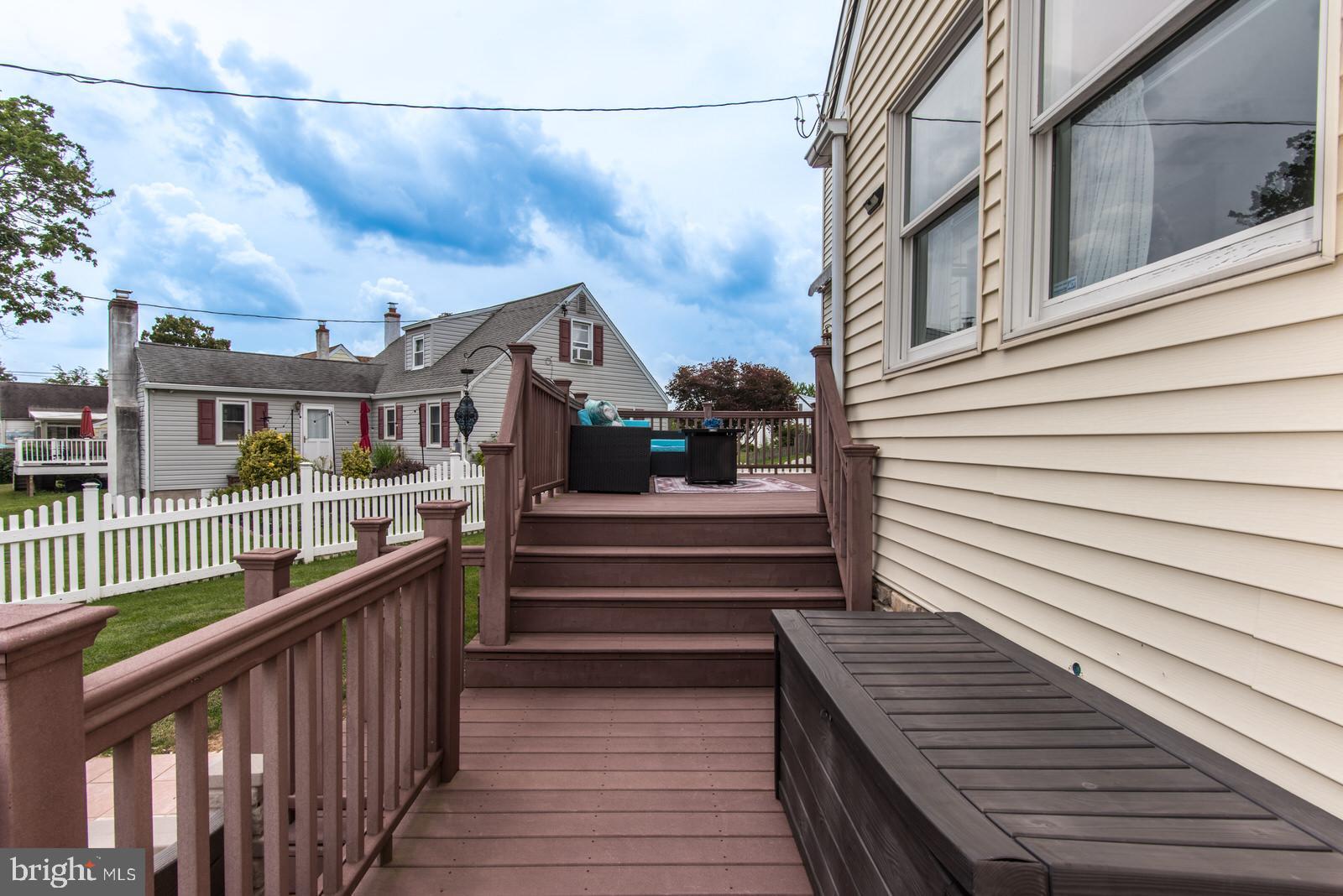 518 Stewart Road Hatboro, PA 19040 - Photo 97 of 103 2 tier Trex deck with Sunsetter awning
