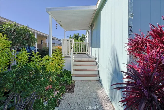 a view of a house with a plants