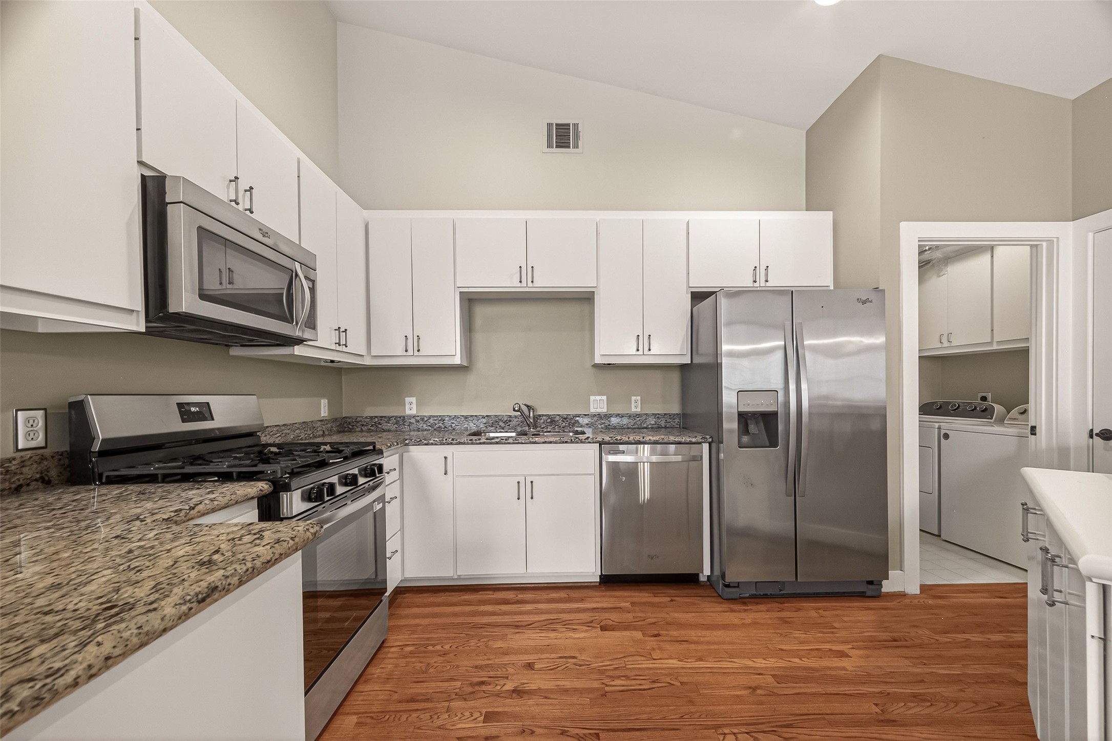 5665 Larkin Street Houston, TX 77007 - Photo 19 of 36