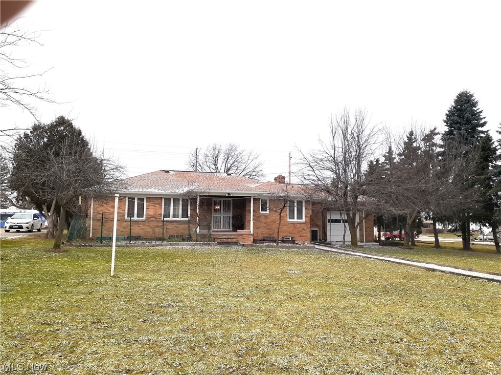 7005 Ridge Road Cleveland, OH 44129 - Photo 12 of 19 Single story home featuring a front lawn