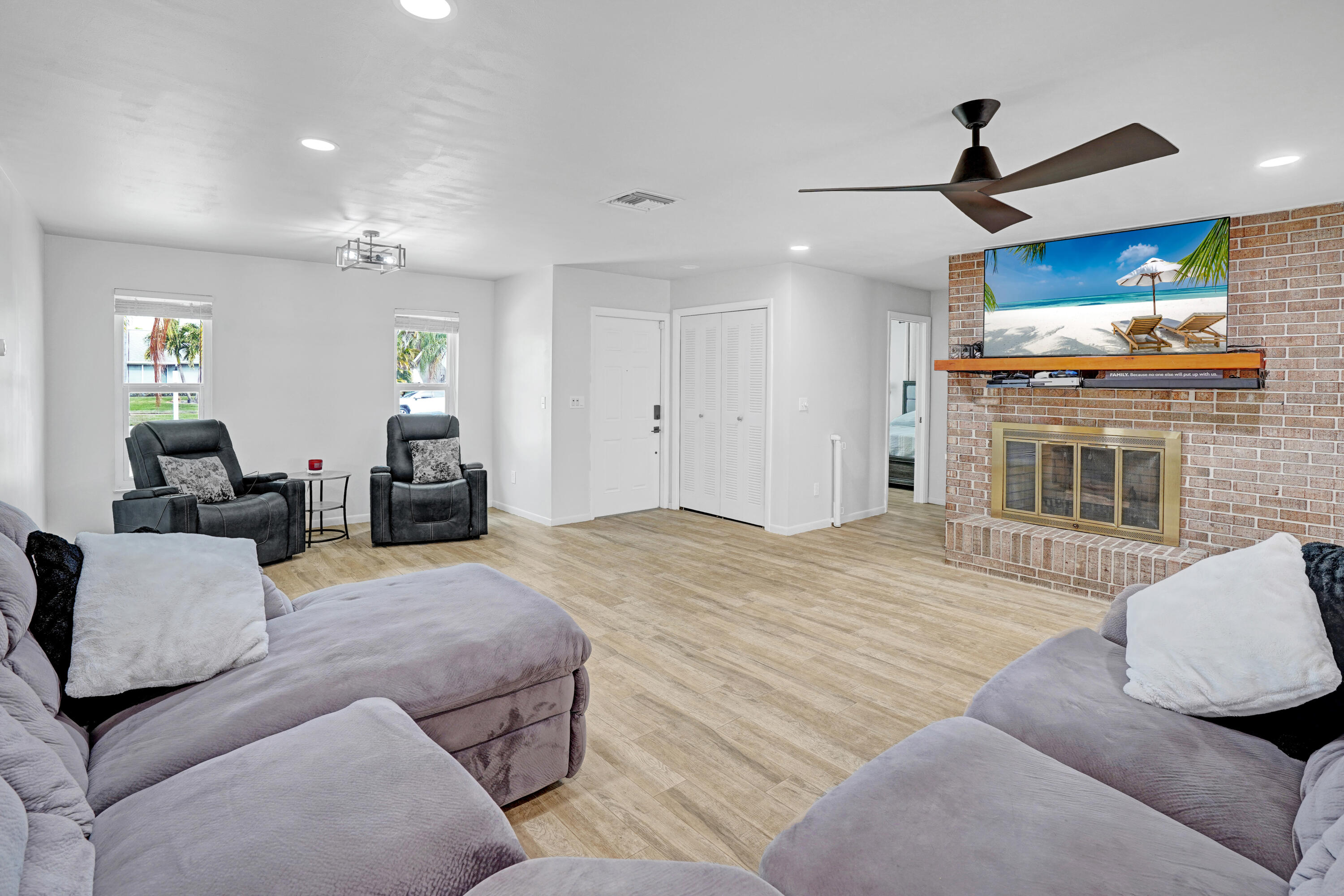 1826 Southeast Greendon Road Port St. Lucie, FL 34952 - Photo 5 of 38 Greendon-11