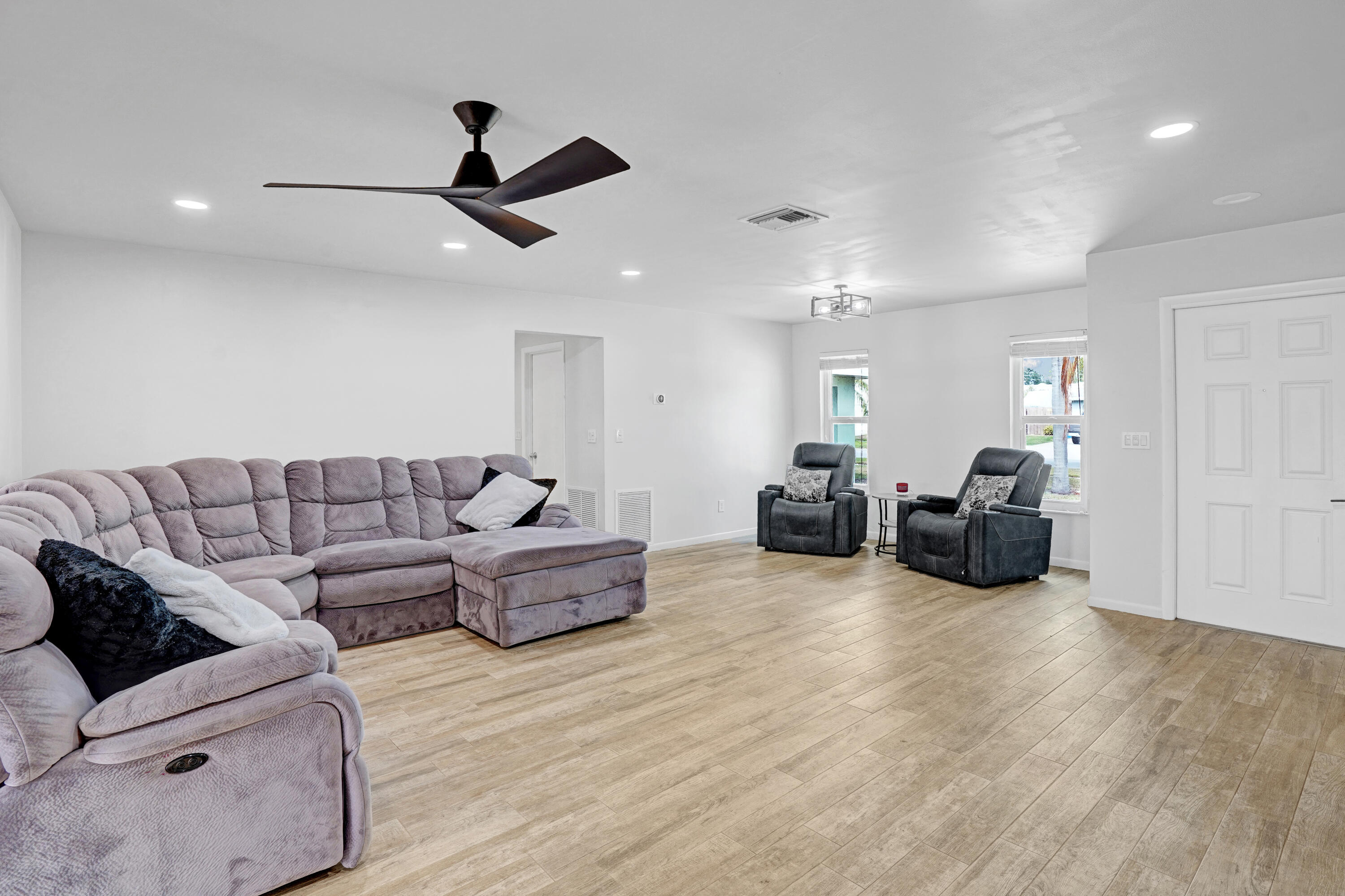 1826 Southeast Greendon Road Port St. Lucie, FL 34952 - Photo 8 of 38 GreendonComplete-2