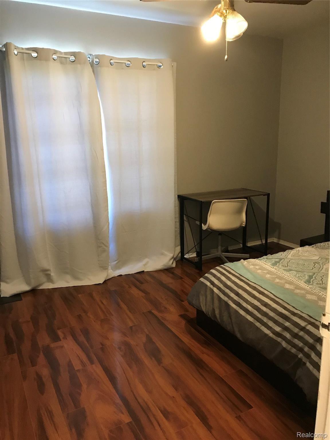 2482 Jones Road Waterford, MI 48327 - Photo 20 of 29 1st Floor Bedroom