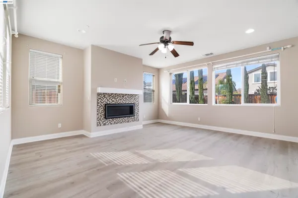 $940,000 | 967 Dainty Avenue, Brentwood, CA 94513