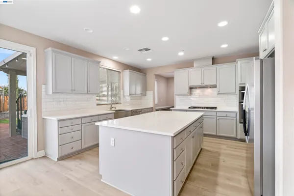 $940,000 | 967 Dainty Avenue, Brentwood, CA 94513