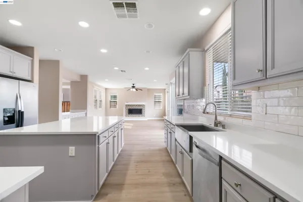 $940,000 | 967 Dainty Avenue, Brentwood, CA 94513