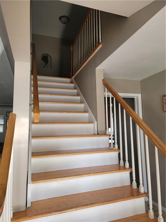 414 Hancock Avenue Vandergrift, PA 15690 - Photo 10 of 16 a view of entryway