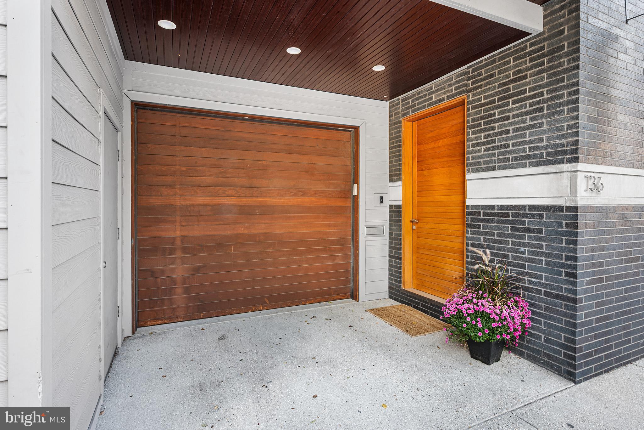 136 North 22nd Street Philadelphia, PA 19103 - Photo 3 of 78 a view of entryway front of house