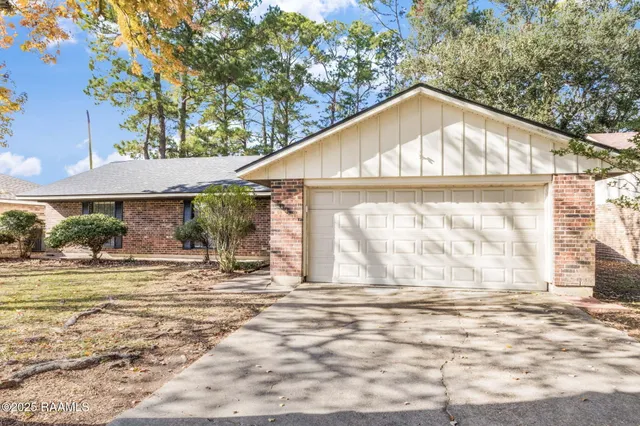 $2,000 | 103 Pinion Circle, Lafayette, LA 70508