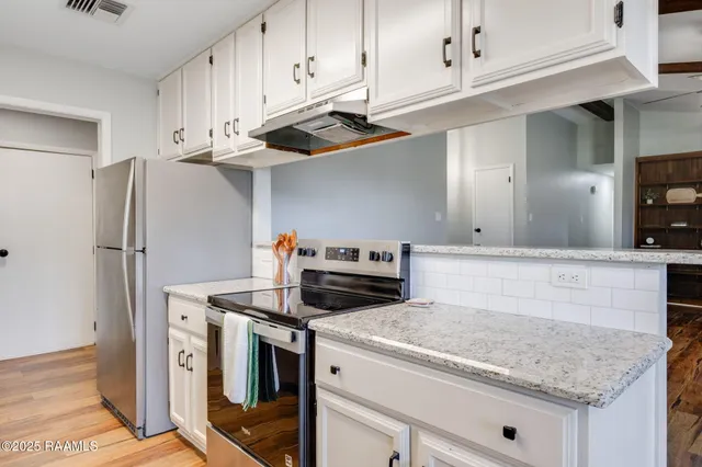 $2,000 | 103 Pinion Circle, Lafayette, LA 70508