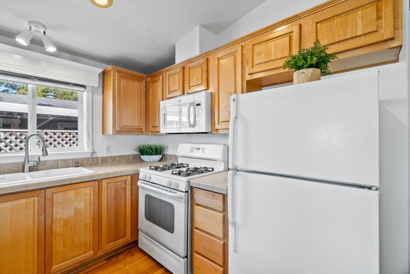 100 North Rodeo Gulch Road, Unit 15 Soquel, CA 95073 - Photo 9 of 27 Gallery Image 9