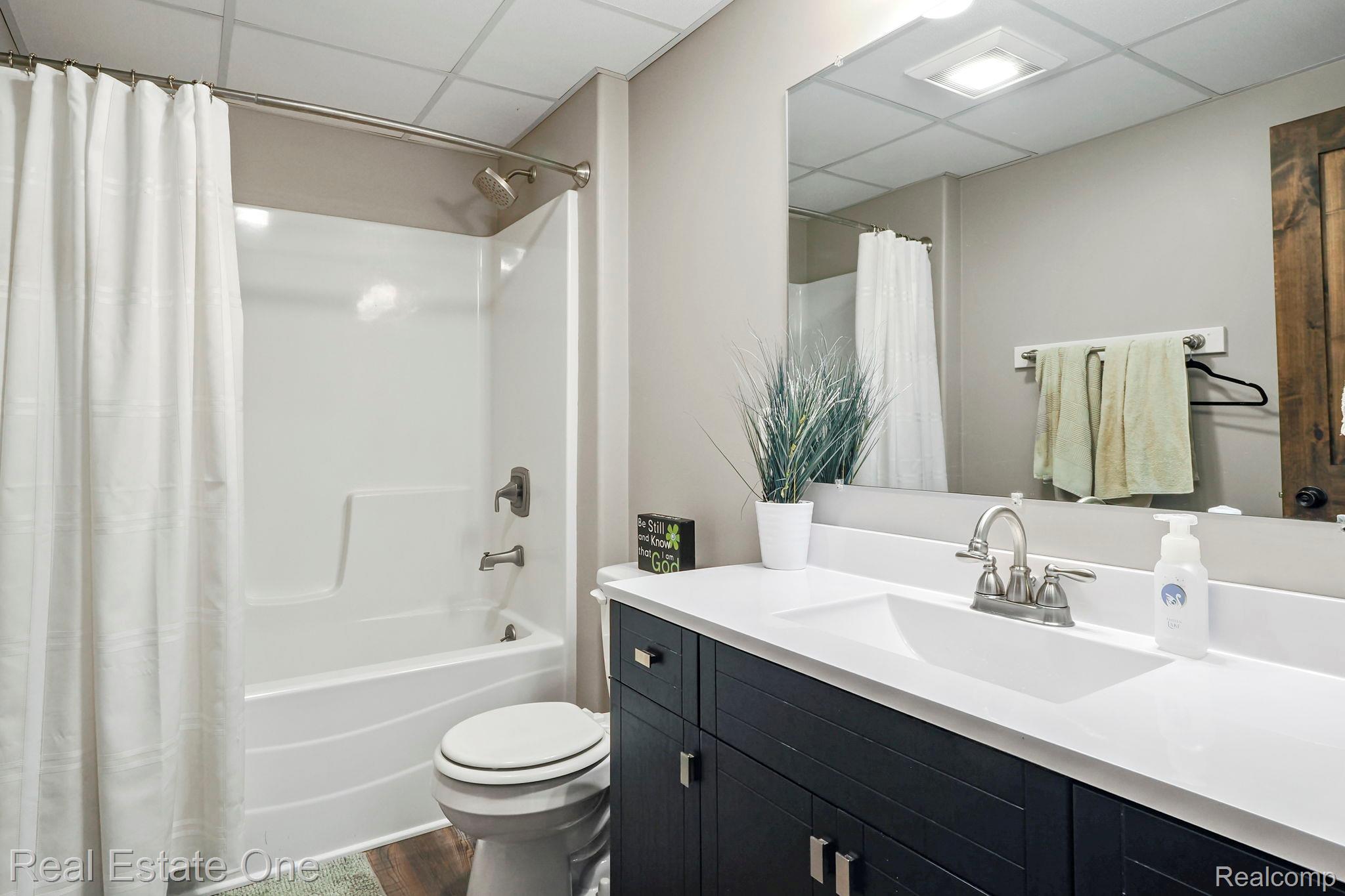 802 West Potter Road Traverse City, MI 49696 - Photo 69 of 83 Lower level Bath