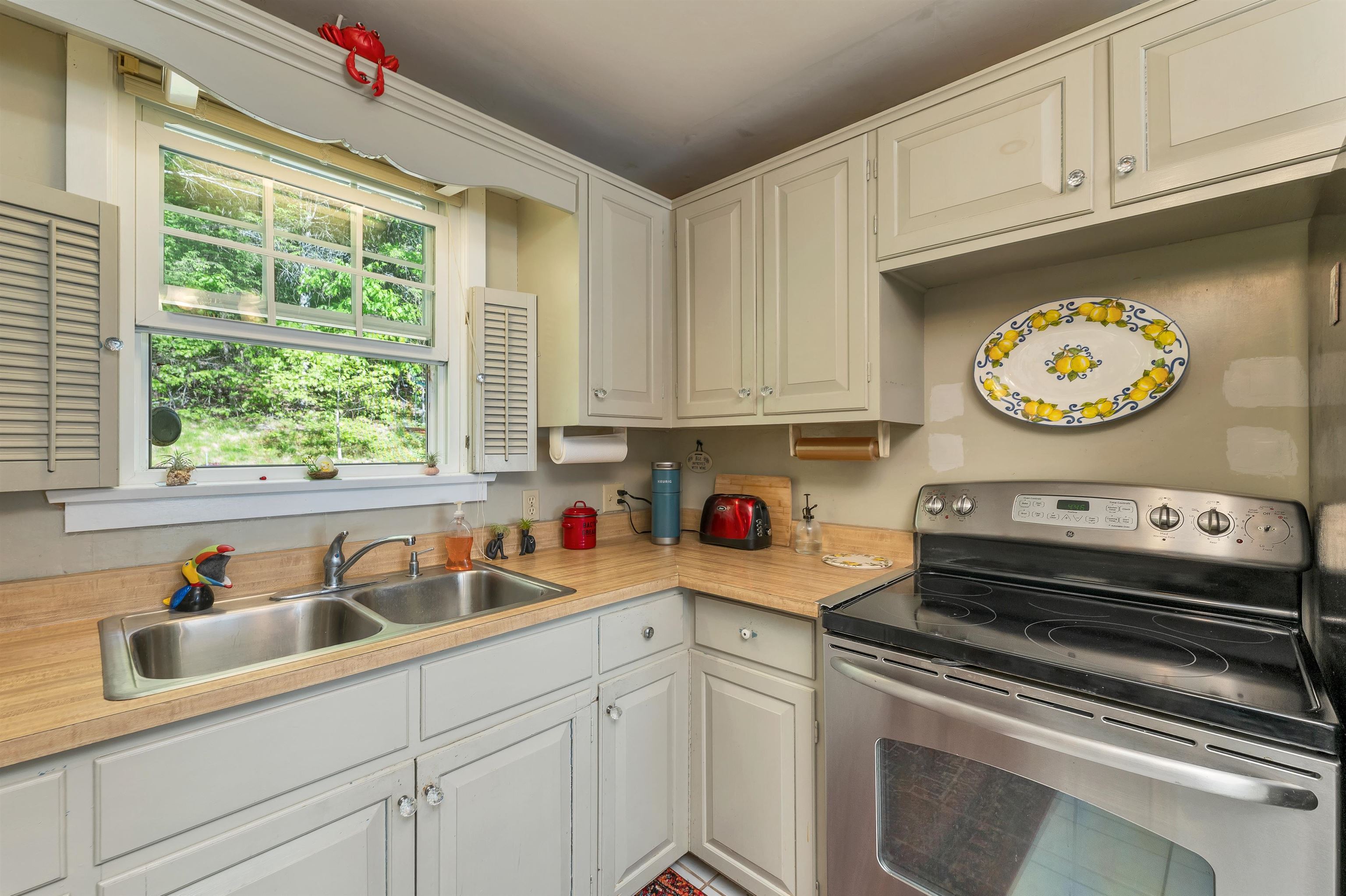 324 Prospect Street Franklin, NH 03235 - Photo 3 of 52