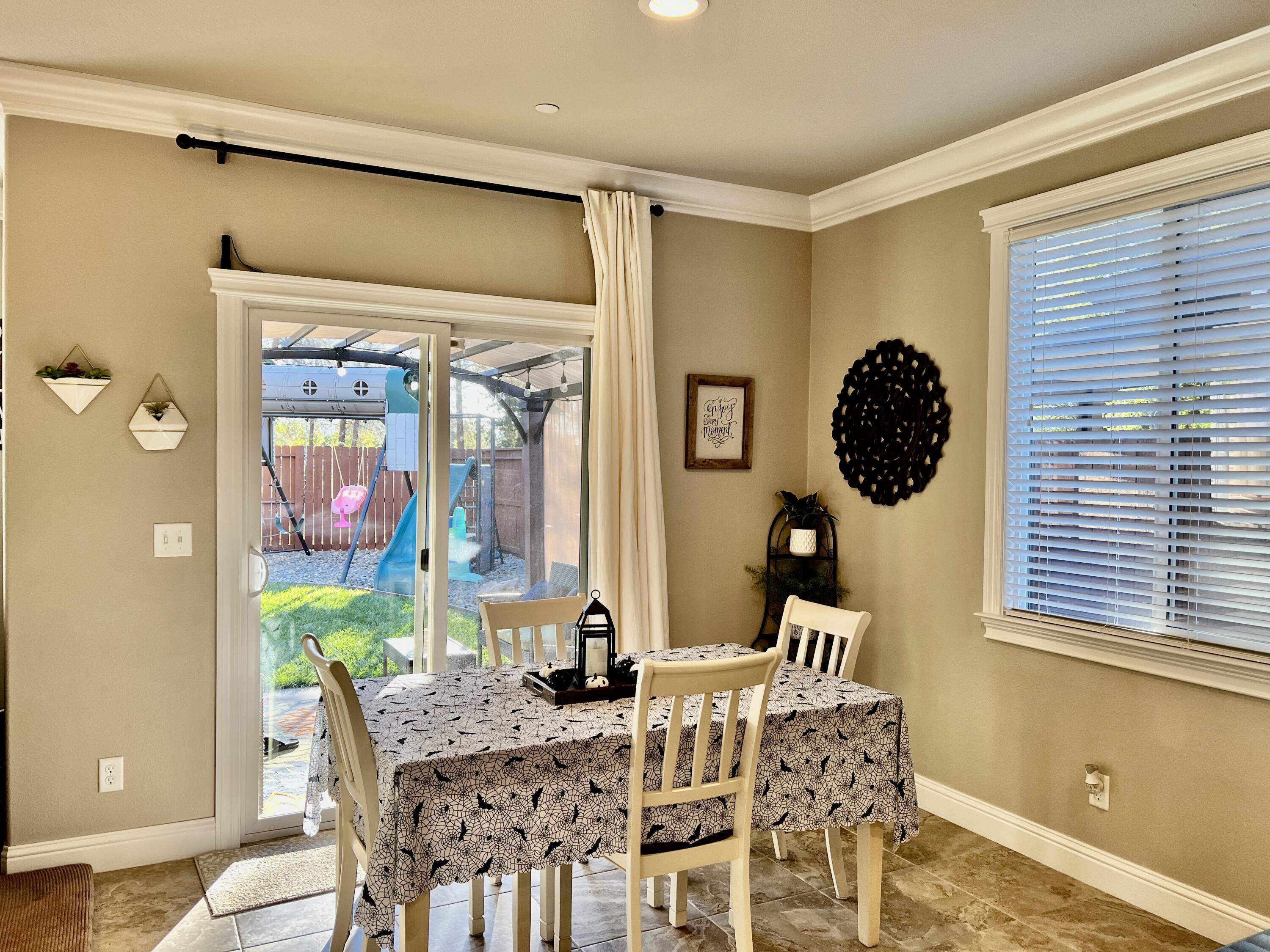 3464 Lemurian Road Redding, CA 96002 - Photo 7 of 27 IMG_0059