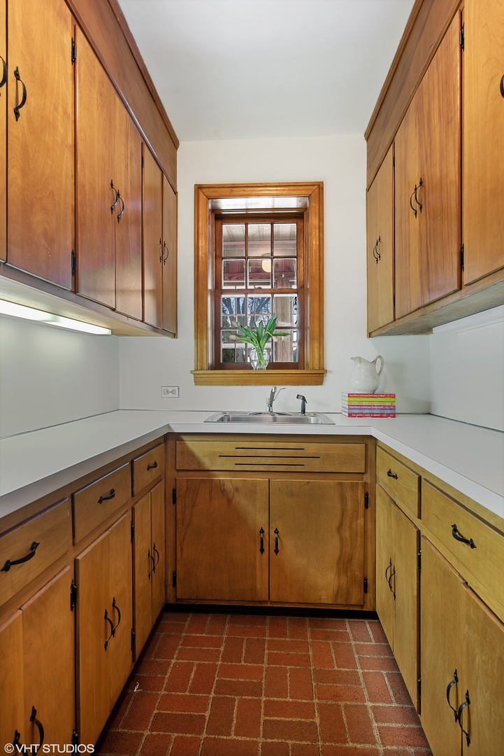 314 Ridge Avenue Winnetka, IL 60093 - Photo 12 of 37