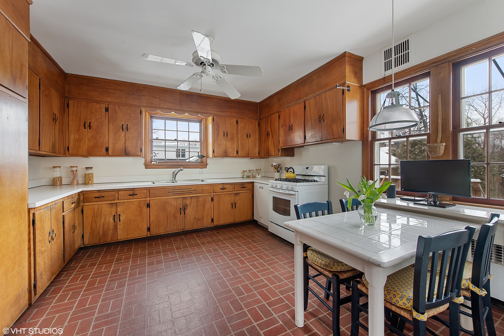 314 Ridge Avenue Winnetka, IL 60093 - Photo 10 of 37