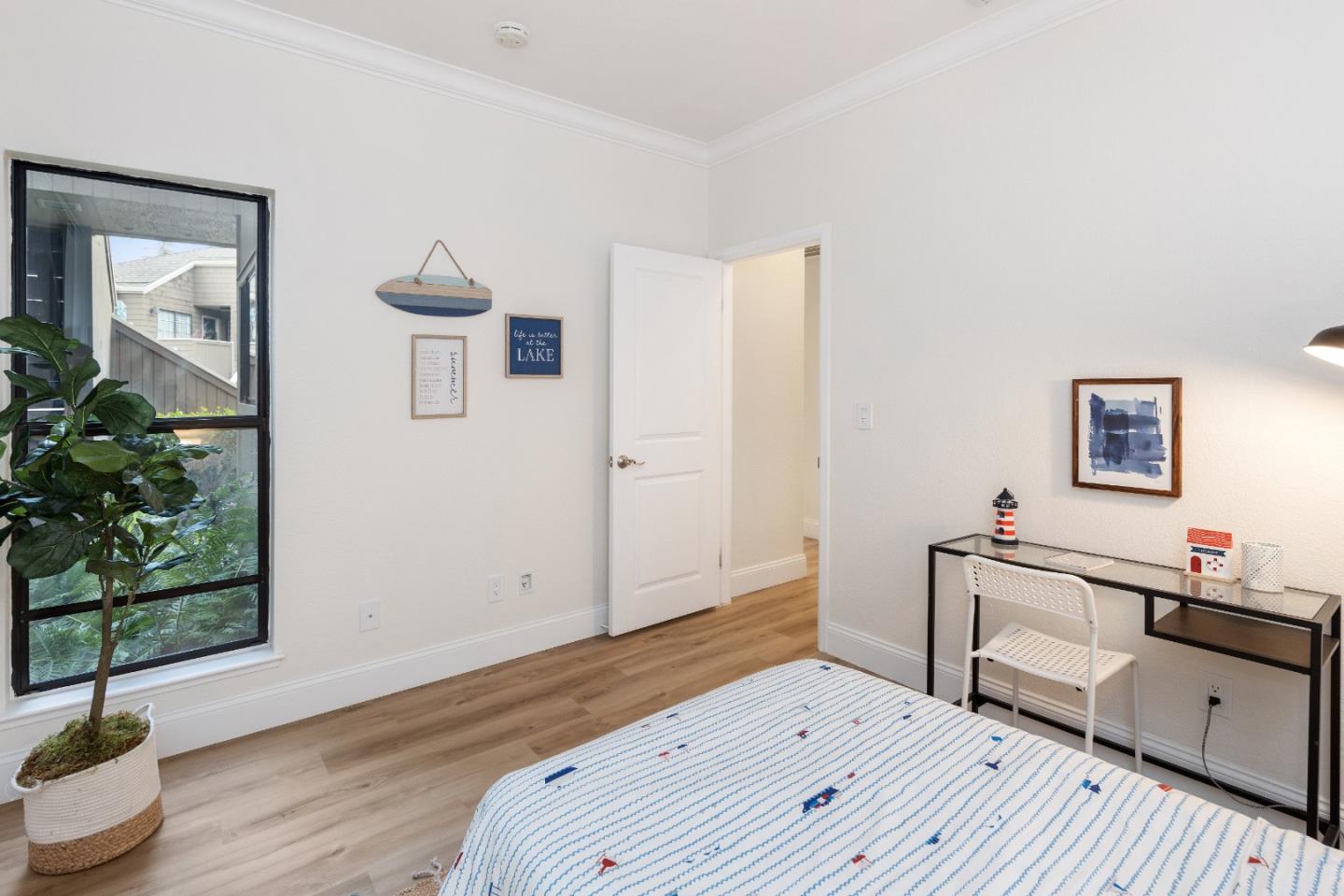 366 South Overlook Drive San Ramon, CA 94582 - Photo 19 of 31 a room with a bed and a potted plant