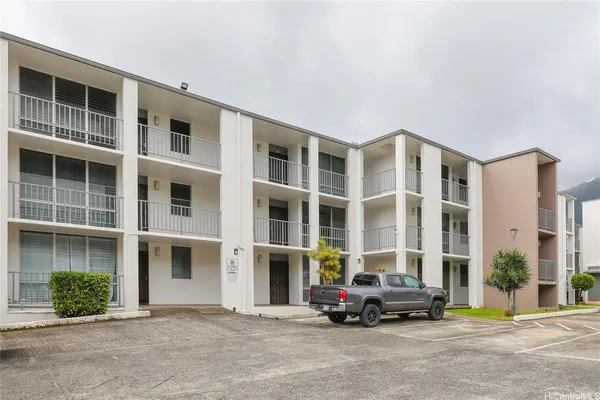 $3,200 | 45-697 Kamehameha Highway, Unit 112, Kaneohe, HI 96744