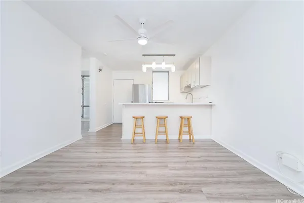 $3,200 | 45-697 Kamehameha Highway, Unit 112, Kaneohe, HI 96744