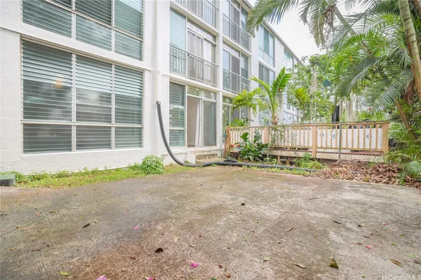 $3,200 | 45-697 Kamehameha Highway, Unit 112, Kaneohe, HI 96744
