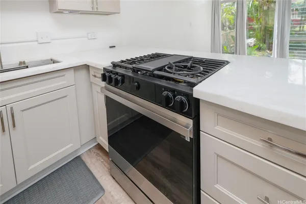 $3,200 | 45-697 Kamehameha Highway, Unit 112, Kaneohe, HI 96744