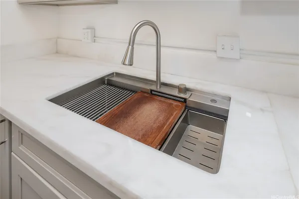 $3,200 | 45-697 Kamehameha Highway, Unit 112, Kaneohe, HI 96744