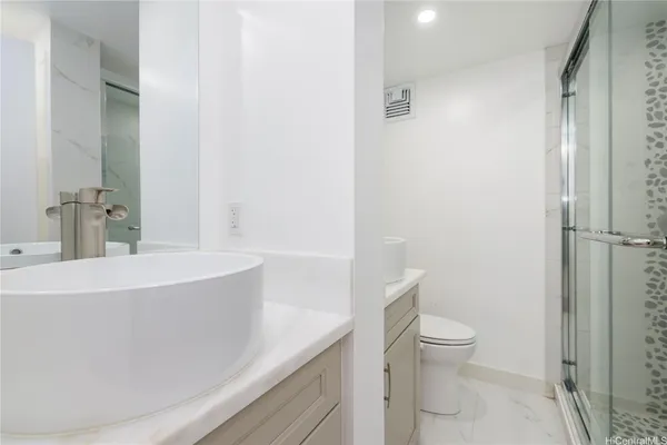 $3,200 | 45-697 Kamehameha Highway, Unit 112, Kaneohe, HI 96744