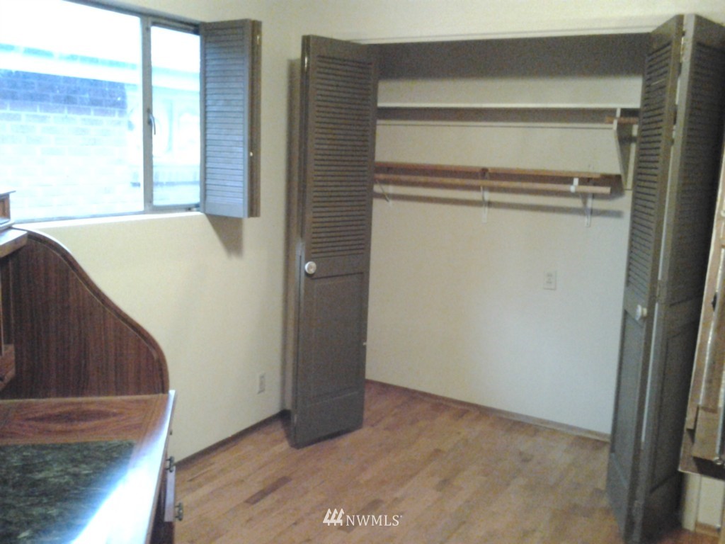 10008 Rainier Avenue South Seattle, WA 98178 - Photo 8 of 12