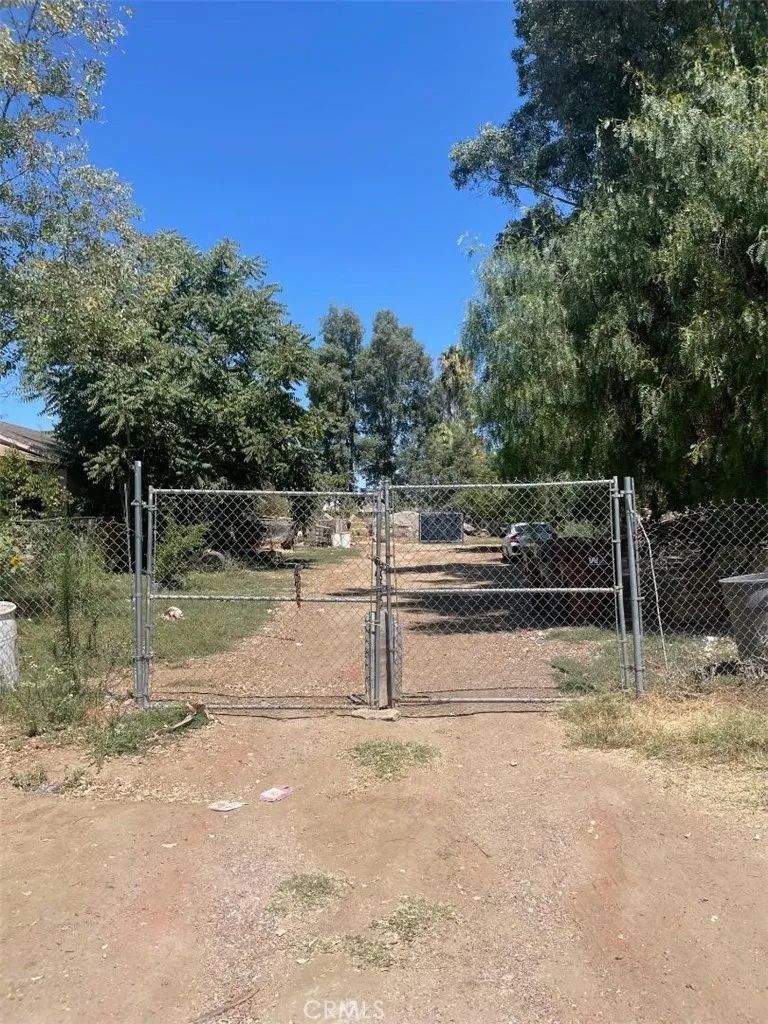 21580 Lane Perris Ca Perris, CA 92570 - Photo 1 of 5 a view of backyard