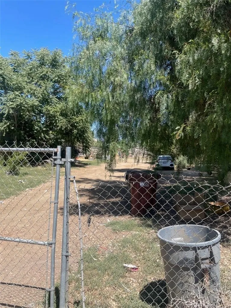 21580 Lane Perris Ca Perris, CA 92570 - Photo 4 of 5 a view of a yard