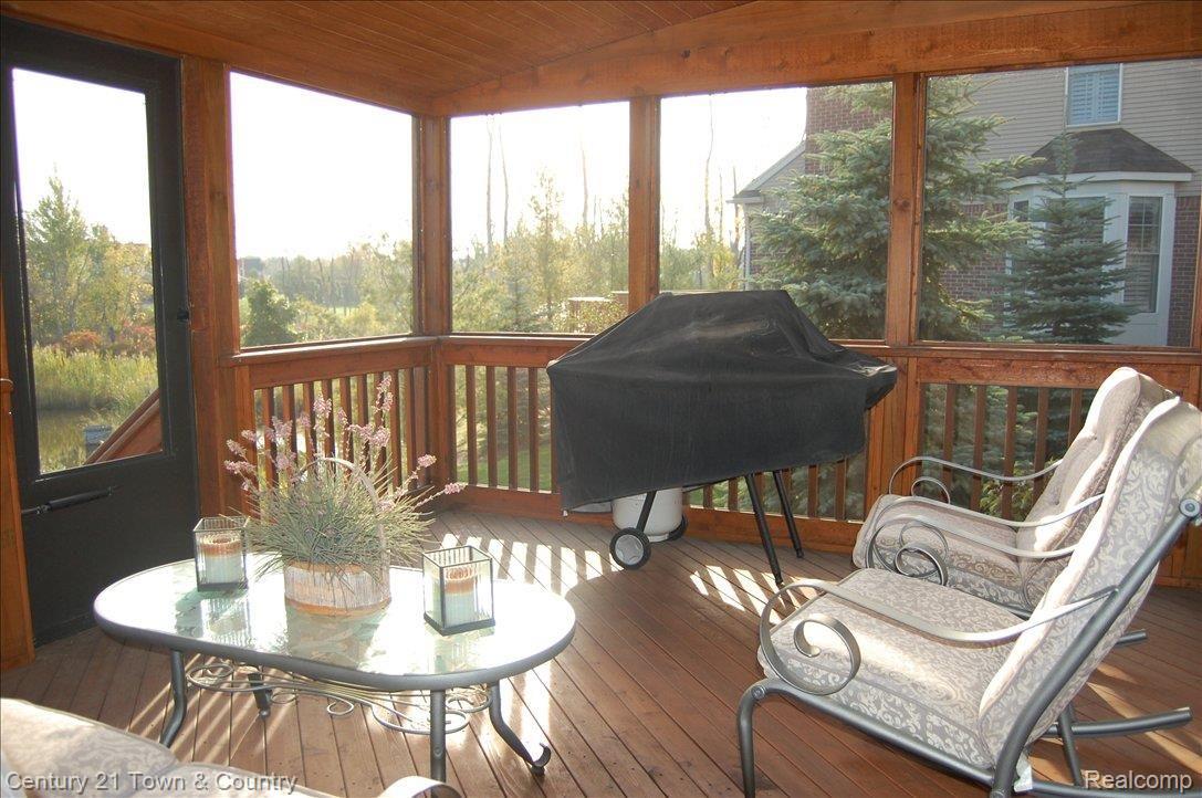 5119 Belmonte Drive, Unit 55 Rochester, MI 48306 - Photo 14 of 15 Porch interior
