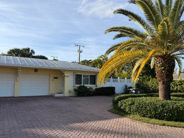 a view of a front door of the house