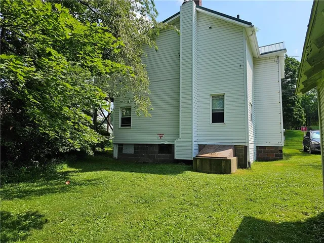 a front view of house with yard