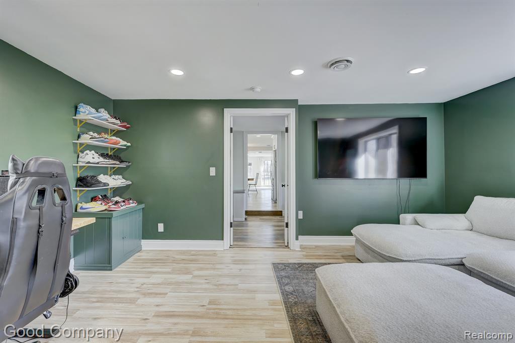 4896 Chicago Road Warren, MI 48092 - Photo 39 of 80 Gallery Image 39