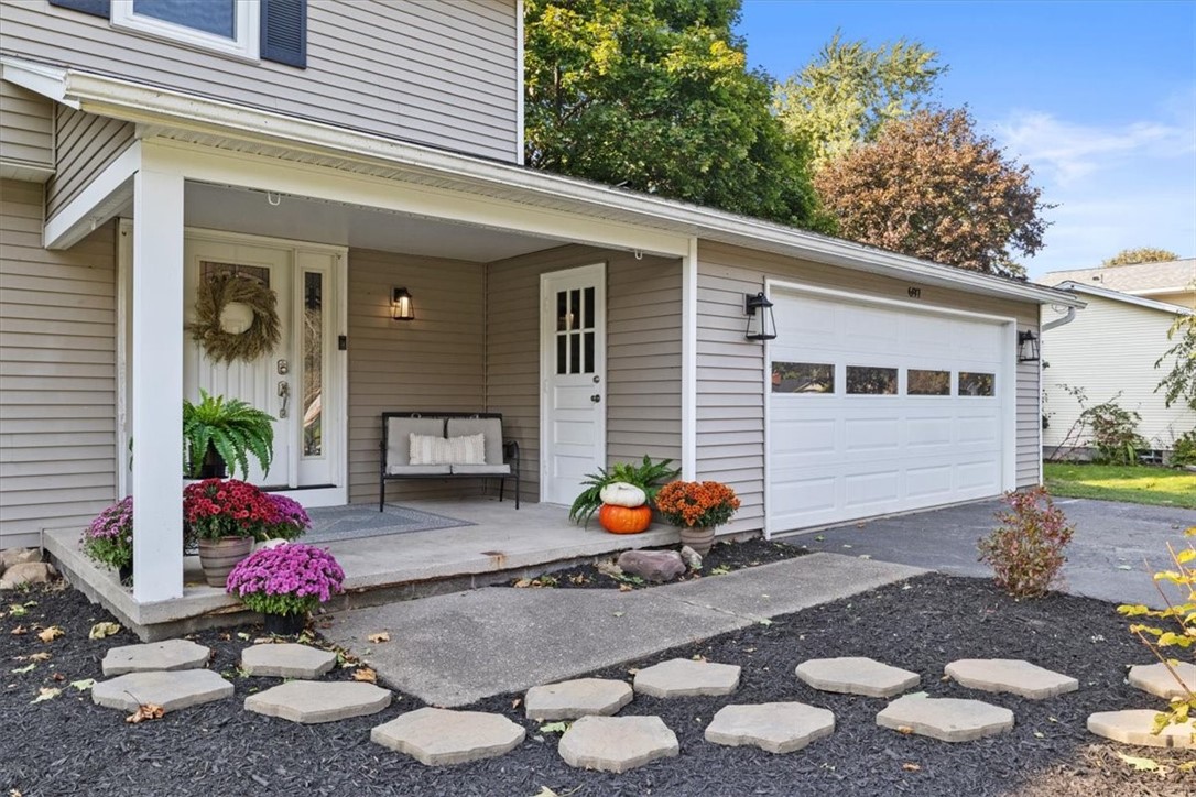 697 Shadow Wood Lane Webster, NY 14580 - Photo 2 of 40