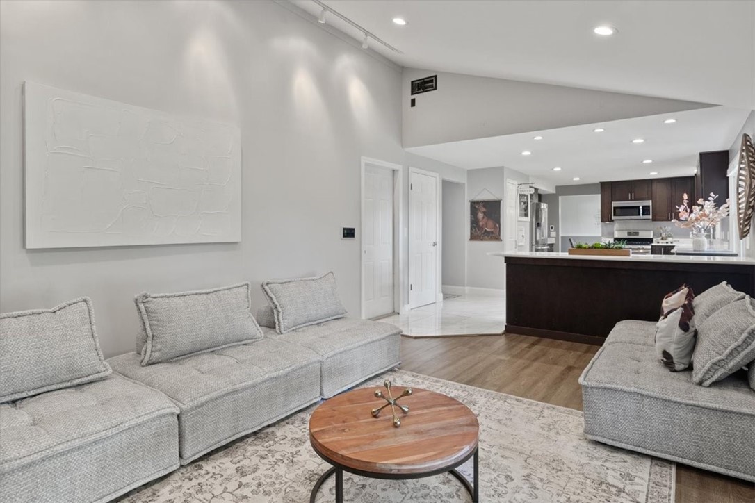 697 Shadow Wood Lane Webster, NY 14580 - Photo 10 of 40