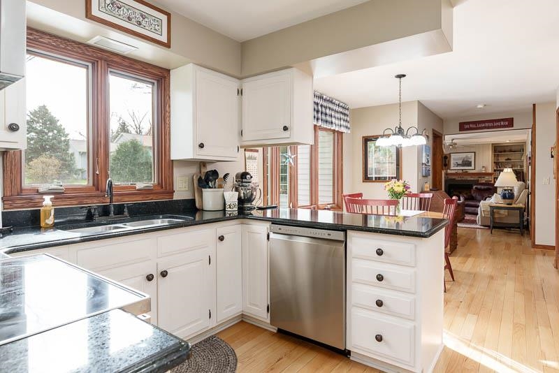 3479 Field Crest Court Beloit, WI 53511 - Photo 14 of 57