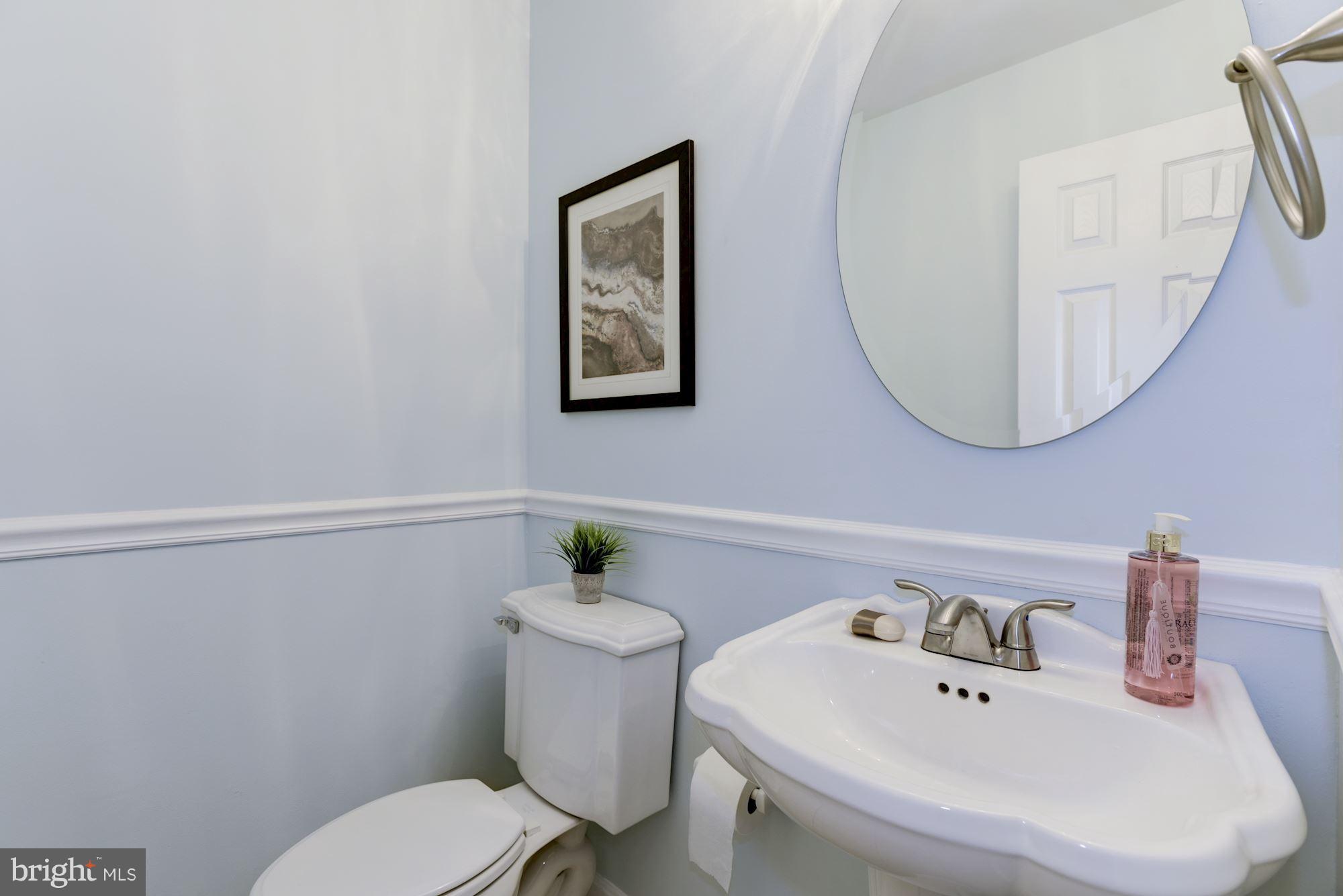 12352 Lima Lane Reston, VA 20191 - Photo 15 of 26 Powder Room
