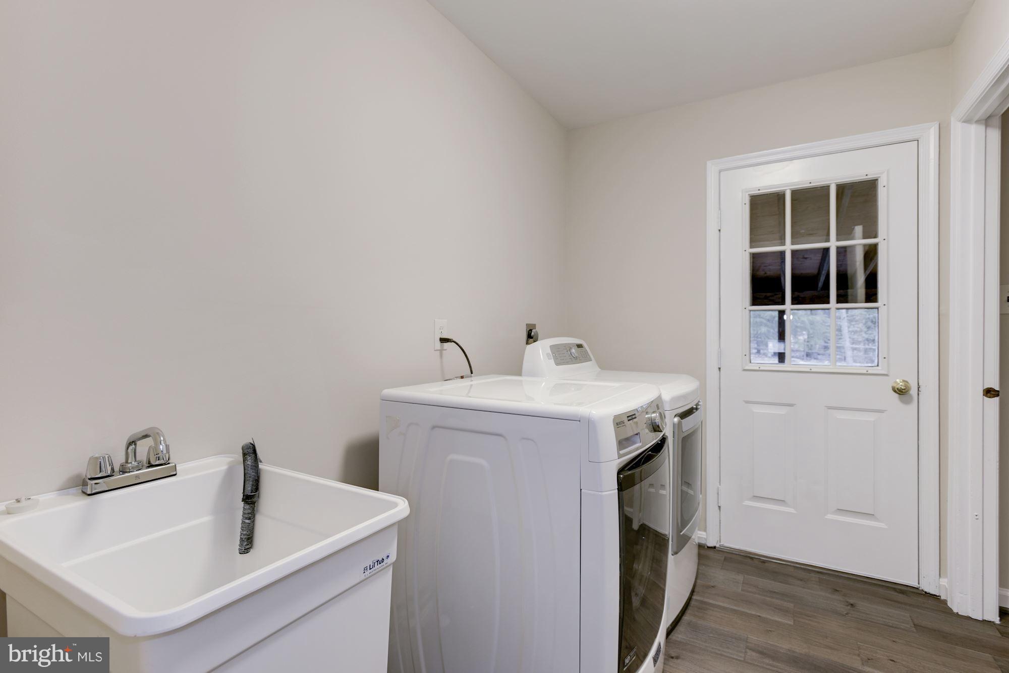 12352 Lima Lane Reston, VA 20191 - Photo 16 of 26 Mudroom/ Laundry Main Level