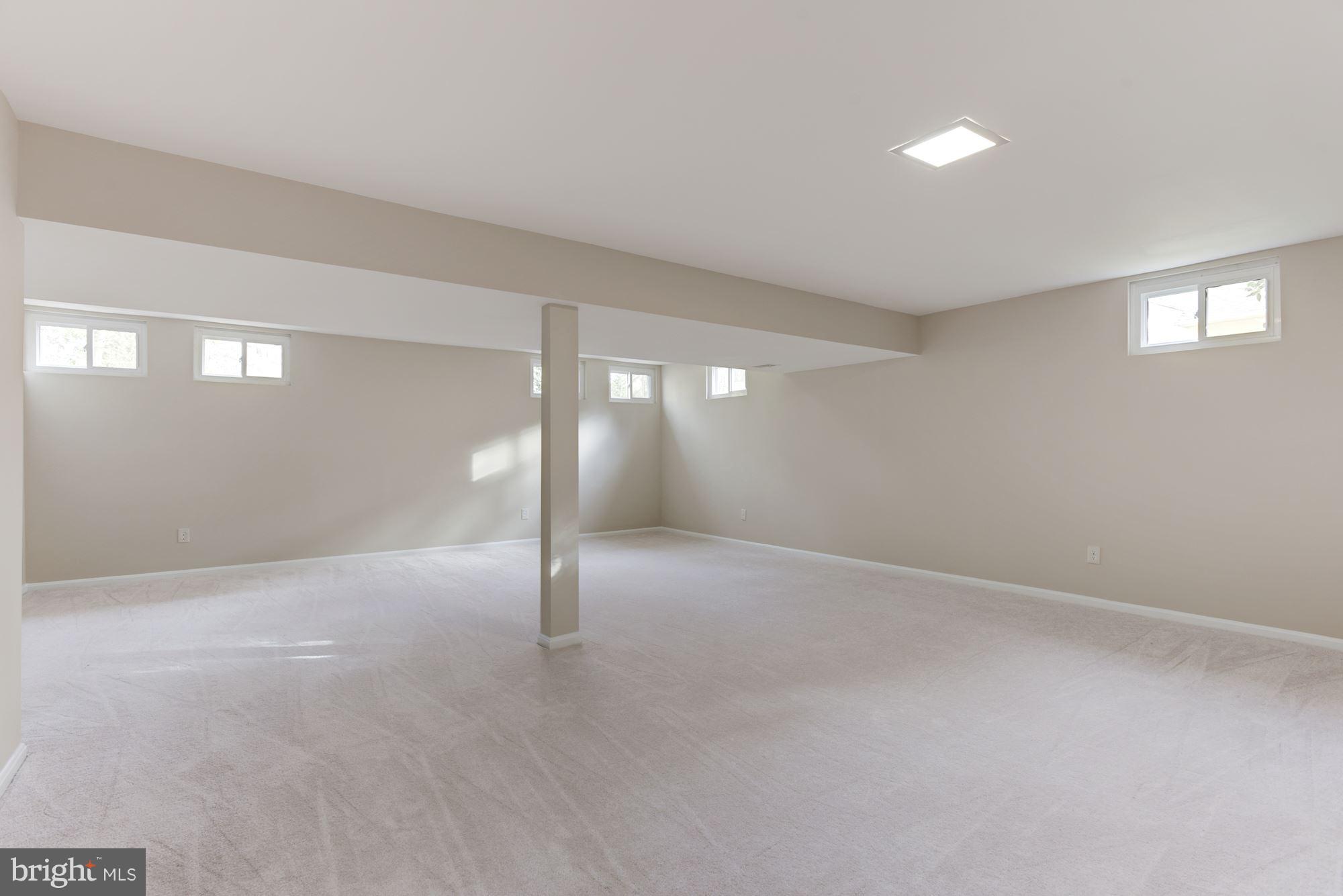 12352 Lima Lane Reston, VA 20191 - Photo 20 of 26 Enormous Rec Room